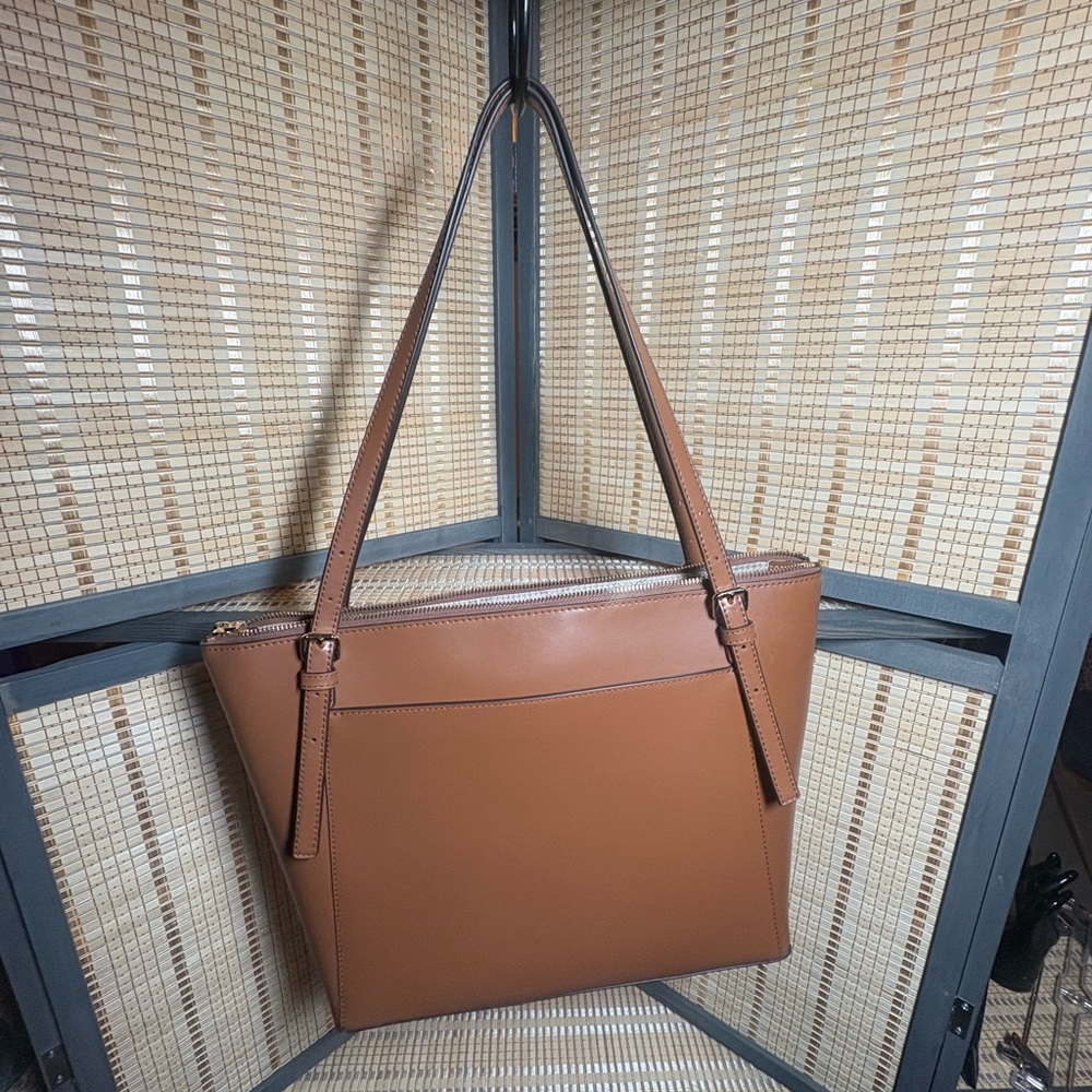 Michael Kors Voyager Large Saffiano Leather Tote - Picture 11 of 14